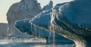Simultaneous Heat Surges at Both Poles Alarm Scientists